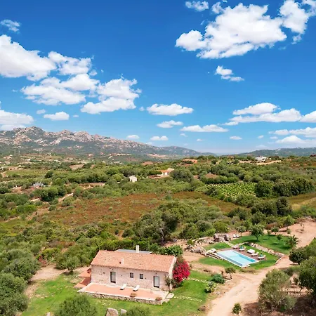 North Sardinia Retreats Stazzo Liccia Barria - Con Piscina בית נופש ארזח'ינה